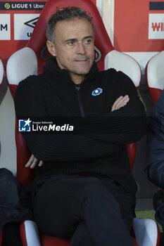 2023-11-11 - Coach of PSG Luis Enrique during the French championship Ligue 1 football match between Stade de Reims and Paris Saint-Germain on November 11, 2023 at Auguste Delaune stadium in Reims, France - FOOTBALL - FRENCH CHAMP - REIMS V PARIS SG - FRENCH LIGUE 1 - SOCCER