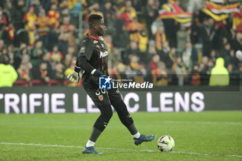 2023-11-12 - Lens goalkeeper Brice Samba during the French championship Ligue 1 football match between RC Lens and Olympique de Marseille on November 12, 2023 at Bollaert-Delelis stadium in Lens, France - FOOTBALL - FRENCH CHAMP - LENS V MARSEILLE - FRENCH LIGUE 1 - SOCCER