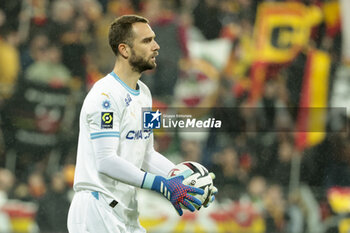 2023-11-12 - Marseille goalkeeper Pau Lopez during the French championship Ligue 1 football match between RC Lens and Olympique de Marseille on November 12, 2023 at Bollaert-Delelis stadium in Lens, France - FOOTBALL - FRENCH CHAMP - LENS V MARSEILLE - FRENCH LIGUE 1 - SOCCER