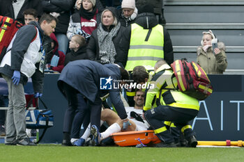 2023-12-03 - Injured, Fabian Ruiz Pena of PSG leaves the pitch during the French championship Ligue 1 football match between Le Havre AC and Paris Saint-Germain on December 3, 2023 at Oceane stadium in Le Havre, France - FOOTBALL - FRENCH CHAMP - LE HAVRE V PARIS SG - FRENCH LIGUE 1 - SOCCER