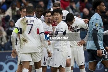 2023-12-03 - Vitinha of PSG celebrates his goal with Lee Kang-in and teammates during the French championship Ligue 1 football match between Le Havre AC and Paris Saint-Germain on December 3, 2023 at Oceane stadium in Le Havre, France - FOOTBALL - FRENCH CHAMP - LE HAVRE V PARIS SG - FRENCH LIGUE 1 - SOCCER