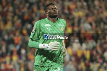 2023-12-16 - Lens goalkeeper Brice Samba during the French championship Ligue 1 football match between RC Lens ans Stade de Reims on December 16, 2023 at Bollaert-Delelis stadium in Lens, France - FOOTBALL - FRENCH CHAMP - LENS V REIMS - FRENCH LIGUE 1 - SOCCER