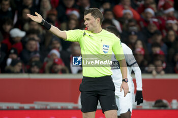 2023-12-17 - Referee Willy Delajod during the French championship Ligue 1 football match between Losc Lille and Paris Saint-Germain on December 17, 2023 at Pierre Mauroy stadium in Villeneuve-d'Ascq near Lille, France - FOOTBALL - FRENCH CHAMP - LILLE V PARIS SG - FRENCH LIGUE 1 - SOCCER