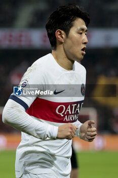 2023-12-17 - Lee Kang-in of PSG during the French championship Ligue 1 football match between Losc Lille and Paris Saint-Germain on December 17, 2023 at Pierre Mauroy stadium in Villeneuve-d'Ascq near Lille, France - FOOTBALL - FRENCH CHAMP - LILLE V PARIS SG - FRENCH LIGUE 1 - SOCCER
