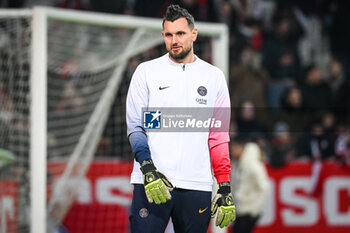 2023-12-17 - Alexandre LETELLIER of PSG during the French championship Ligue 1 football match between Losc Lille and Paris Saint-Germain on December 17, 2023 at Pierre Mauroy stadium in Villeneuve-d'Ascq near Lille, France - FOOTBALL - FRENCH CHAMP - LILLE V PARIS SG - FRENCH LIGUE 1 - SOCCER