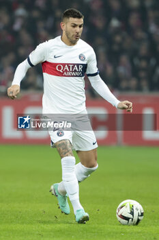 2023-12-17 - Lucas Hernandez of PSG during the French championship Ligue 1 football match between Losc Lille and Paris Saint-Germain on December 17, 2023 at Pierre Mauroy stadium in Villeneuve-d'Ascq near Lille, France - FOOTBALL - FRENCH CHAMP - LILLE V PARIS SG - FRENCH LIGUE 1 - SOCCER