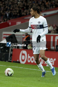 2023-12-17 - Bradley Barcola of PSG during the French championship Ligue 1 football match between Losc Lille and Paris Saint-Germain on December 17, 2023 at Pierre Mauroy stadium in Villeneuve-d'Ascq near Lille, France - FOOTBALL - FRENCH CHAMP - LILLE V PARIS SG - FRENCH LIGUE 1 - SOCCER