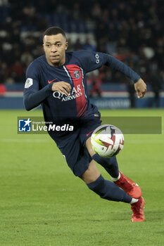 2023-12-20 - Kylian Mbappe of PSG during the French championship Ligue 1 football match between Paris Saint-Germain and FC Metz on December 20, 2023 at Parc des Princes stadium in Paris, France - FOOTBALL - FRENCH CHAMP - PARIS SG V METZ - FRENCH LIGUE 1 - SOCCER