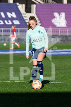 2023-01-15 - Lou Bogaert of Paris FC warms up ahead of the Women's French championship D1 Arkema football match between Paris FC and FC Fleury 91 on January 15, 2023 at Sebastien Charlety stadium in Paris, France - FOOTBALL - WOMEN'S FRENCH CHAMP - PARIS FC V FC FLEURY - FRENCH WOMEN DIVISION 1 - SOCCER