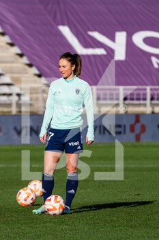 2023-01-15 - Gaetane Thiney of Paris FC warms up ahead of the Women's French championship D1 Arkema football match between Paris FC and FC Fleury 91 on January 15, 2023 at Sebastien Charlety stadium in Paris, France - FOOTBALL - WOMEN'S FRENCH CHAMP - PARIS FC V FC FLEURY - FRENCH WOMEN DIVISION 1 - SOCCER