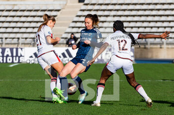 2023-01-15 - Marine Dafeur of FC Fleury 91, Gaetane Thiney of Paris FC and Falone Meffometou of FC Fleury 91 fight for the ball during the Women's French championship D1 Arkema football match between Paris FC and FC Fleury 91 on January 15, 2023 at Sebastien Charlety stadium in Paris, France - FOOTBALL - WOMEN'S FRENCH CHAMP - PARIS FC V FC FLEURY - FRENCH WOMEN DIVISION 1 - SOCCER