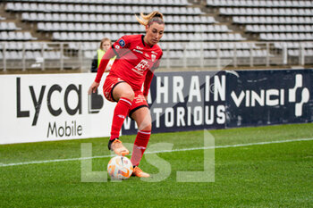 2023-02-04 - Maria Diaz of Dijon FCO controls the ball during the Women's French championship, D1 Arkema football match between Paris FC and Dijon FCO on February 4, 2023 at Sebastien Charlety stadium in Paris, France - FOOTBALL - WOMEN'S FRENCH CHAMP - PARIS FC V DIJON - FRENCH WOMEN DIVISION 1 - SOCCER