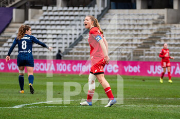 2023-02-04 - Lea Declercq of Dijon FCO reacts during the Women's French championship, D1 Arkema football match between Paris FC and Dijon FCO on February 4, 2023 at Sebastien Charlety stadium in Paris, France - FOOTBALL - WOMEN'S FRENCH CHAMP - PARIS FC V DIJON - FRENCH WOMEN DIVISION 1 - SOCCER
