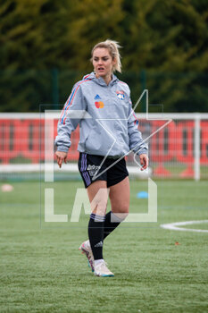 2023-03-04 - Ellie Carpenter of Olympique Lyonnais warms up ahead of the Women's French Cup, Quarter-Finals football match between Stade de Reims and Olympique Lyonnais (Lyon) on March 4, 2023 at Blériot stadium in Bétheny near Reims, France - FOOTBALL - WOMEN'S FRENCH CUP - REIMS V LYON - FRENCH WOMEN DIVISION 1 - SOCCER