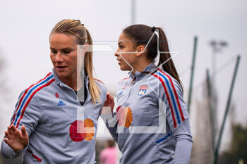 2023-03-04 - Amandine Henry of Olympique Lyonnais and Delphine Cascarino of Olympique Lyonnais warm up ahead of the Women's French Cup, Quarter-Finals football match between Stade de Reims and Olympique Lyonnais (Lyon) on March 4, 2023 at Blériot stadium in Bétheny near Reims, France - FOOTBALL - WOMEN'S FRENCH CUP - REIMS V LYON - FRENCH WOMEN DIVISION 1 - SOCCER
