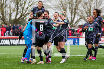 2023-03-04 - The players of Olympique Lyonnais celebrate the victory after the Women's French Cup, Quarter-Finals football match between Stade de Reims and Olympique Lyonnais (Lyon) on March 4, 2023 at Blériot stadium in Bétheny near Reims, France - FOOTBALL - WOMEN'S FRENCH CUP - REIMS V LYON - FRENCH WOMEN DIVISION 1 - SOCCER