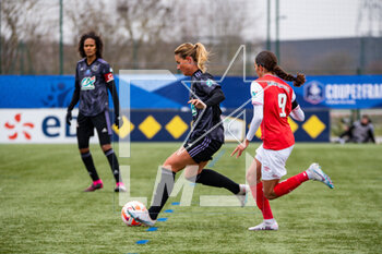 2023-03-04 - Amandine Henry of Olympique Lyonnais and Kessya Bussy of Stade de Reims fight for the ball during the Women's French Cup, Quarter-Finals football match between Stade de Reims and Olympique Lyonnais (Lyon) on March 4, 2023 at Blériot stadium in Bétheny near Reims, France - FOOTBALL - WOMEN'S FRENCH CUP - REIMS V LYON - FRENCH WOMEN DIVISION 1 - SOCCER