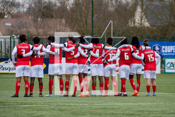 2023-03-04 - The players of Stade de Reims ahead of the penalty session during the Women's French Cup, Quarter-Finals football match between Stade de Reims and Olympique Lyonnais (Lyon) on March 4, 2023 at Blériot stadium in Bétheny near Reims, France - FOOTBALL - WOMEN'S FRENCH CUP - REIMS V LYON - FRENCH WOMEN DIVISION 1 - SOCCER