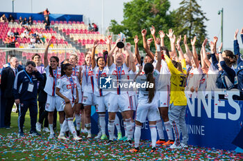 2023-05-13 - Ada Hegerberg of Olympique Lyonnais celebrates the victory with teammates after the Women's French Cup, Final football match between Olympique Lyonnais and Paris Saint-Germain on May 13, 2023 at Stade de la Source in Orleans, France - FOOTBALL - WOMEN'S FRENCH CUP - FINAL - LYON V PARIS SG - FRENCH WOMEN DIVISION 1 - SOCCER