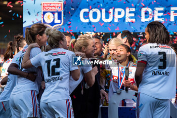 2023-05-13 - Ada Hegerberg of Olympique Lyonnais celebrates the victory with teammates after the Women's French Cup, Final football match between Olympique Lyonnais and Paris Saint-Germain on May 13, 2023 at Stade de la Source in Orleans, France - FOOTBALL - WOMEN'S FRENCH CUP - FINAL - LYON V PARIS SG - FRENCH WOMEN DIVISION 1 - SOCCER