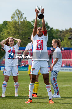 2023-05-13 - Wendie Renard of Olympique Lyonnais celebrates the victory with teammates after the Women's French Cup, Final football match between Olympique Lyonnais and Paris Saint-Germain on May 13, 2023 at Stade de la Source in Orleans, France - FOOTBALL - WOMEN'S FRENCH CUP - FINAL - LYON V PARIS SG - FRENCH WOMEN DIVISION 1 - SOCCER
