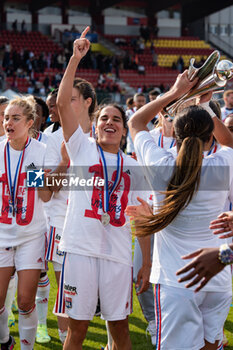 2023-05-13 - Amel Majri of Olympique Lyonnais celebrates the victory with teammates after the Women's French Cup, Final football match between Olympique Lyonnais and Paris Saint-Germain on May 13, 2023 at Stade de la Source in Orleans, France - FOOTBALL - WOMEN'S FRENCH CUP - FINAL - LYON V PARIS SG - FRENCH WOMEN DIVISION 1 - SOCCER