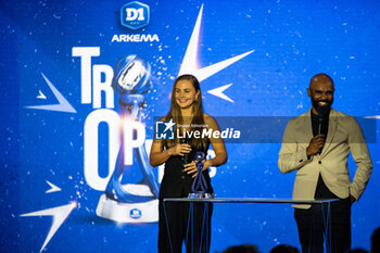 2023-05-15 - Lieke Martens of Paris Saint Germain and Florent Sinama Pongolle during the 2023 Arkema D1 trophies ceremony on May 15, 2023 at Pavillon d'Armenonville in Paris, France - FOOTBALL - ARKEMA D1 AWARDS CEREMONY - FRENCH WOMEN DIVISION 1 - SOCCER