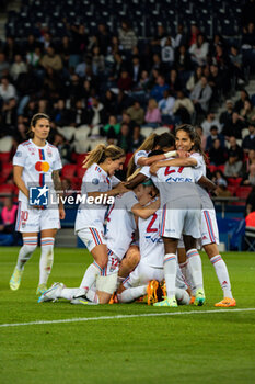 2023-05-21 - Amel Majri of Olympique Lyonnais celebrates with teammates during the Women's French championship D1 Arkema football match between Paris Saint-Germain and Olympique Lyonnais (Lyon) on May 21, 2023 at Parc des Princes stadium in Paris, France - FOOTBALL - WOMEN'S FRENCH CHAMP - PARIS SG V LYON - FRENCH WOMEN DIVISION 1 - SOCCER
