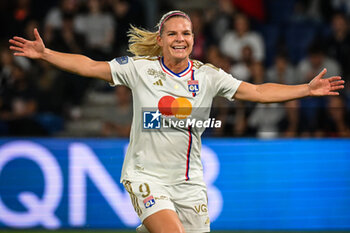 2023-10-01 - Eugenie LE SOMMER of Lyon celebrates his goal during the women’s French championship D1 Arkema football match between Paris Saint Germain and Olympique Lyonnais on October 1, 2023 at Parc des Princes stadium in Paris, France - FOOTBALL - WOMEN'S FRENCH CHAMP - PARIS SG V LYON - FRENCH WOMEN DIVISION 1 - SOCCER