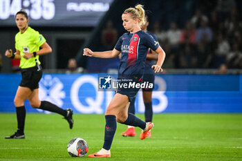 2023-10-01 - Jackie GROENEN of PSG during the women’s French championship D1 Arkema football match between Paris Saint Germain and Olympique Lyonnais on October 1, 2023 at Parc des Princes stadium in Paris, France - FOOTBALL - WOMEN'S FRENCH CHAMP - PARIS SG V LYON - FRENCH WOMEN DIVISION 1 - SOCCER