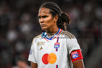 2023-10-01 - Wendie RENARD of Lyon during the women’s French championship D1 Arkema football match between Paris Saint Germain and Olympique Lyonnais on October 1, 2023 at Parc des Princes stadium in Paris, France - FOOTBALL - WOMEN'S FRENCH CHAMP - PARIS SG V LYON - FRENCH WOMEN DIVISION 1 - SOCCER