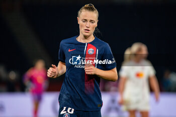 2023-09-15 - Jade Le Guilly of Paris Saint Germain during the women’s French championship D1 Arkema football match between Paris Saint Germain and Olympique Lyonnais on October 1, 2023 at Parc des Princes stadium in Paris, France - FOOTBALL - WOMEN FRENCH CHAMP - PARIS SG V LYON - FRENCH WOMEN DIVISION 1 - SOCCER