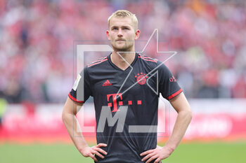 2023-04-22 - Matthijs de Ligt of Bayern Munich at full time during the German championship Bundesliga football match between FSV Mainz 05 and Bayern Munich on April 22, 2023 at Mewa Arena in Mainz, Germany - FOOTBALL - GERMAN CHAMP - MAINZ V BAYERN MUNICH - GERMAN BUNDESLIGA - SOCCER