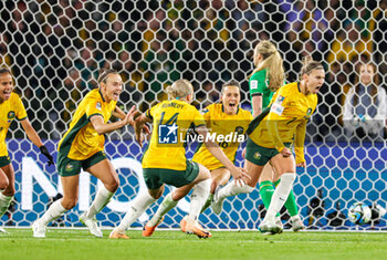 2023-07-20 - Steph Catley (7) of Australia scores from the penalty spot and celebrates 1-0 during the 2023 FIFA Women’s World Cup, Group B football match between Australia and Republic of Ireland on 20 July 2023 at Stadium Australia in Sydney, Australia - FOOTBALL - WOMEN'S WORLD CUP 2023 - AUSTRALIA V REPUBLIC OF IRELAND - FIFA WORLD CUP - SOCCER