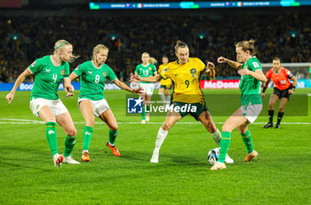 2023-07-20 - Caitlin Foord (9) of Australia and Louise Quinn (4), Ruesha Littlejohn (8), Heather Payne (14) of Republic of Ireland during the 2023 FIFA Women’s World Cup, Group B football match between Australia and Republic of Ireland on 20 July 2023 at Stadium Australia in Sydney, Australia - FOOTBALL - WOMEN'S WORLD CUP 2023 - AUSTRALIA V REPUBLIC OF IRELAND - FIFA WORLD CUP - SOCCER