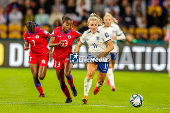 2023-07-24 - Lauren Hemp (11) of England and Betina Petit-Frère of Haiti during the 2023 FIFA Women’s World Cup, Group D football match between England and Haiti on 22 July 2023 at Suncorp Stadium in Brisbane, Australia - FOOTBALL - WOMEN'S WORLD CUP 2023 - ENGLAND V HAITI - FIFA WORLD CUP - SOCCER