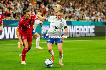 2023-07-28 - Ella Toone (10) of England holds off Katrine Veje (11) of Denmark during the 2023 FIFA Women’s World Cup, Group D football match between England and Denmark on 28 July 2023 at Sydney Football Stadium in Sydney, Australia - FOOTBALL - WOMEN'S WORLD CUP 2023 - ENGLAND V DENMARK - FIFA WORLD CUP - SOCCER