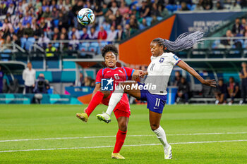 2023-08-02 - Kadidiatou Diani (11) of France battles with Deysire Salazar (6) of Panama during the 2023 FIFA Women’s World Cup, Group F football match between Panama and France on 2 August 2023 at Sydney Football Stadium in Sydney, Australia - FOOTBALL - WOMEN'S WORLD CUP 2023 - PANAMA V FRANCE - FIFA WORLD CUP - SOCCER