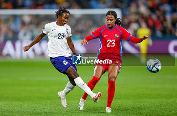 2023-08-03 - Vicki Becho (23) of France and Carina Baltrip-Reyes of Panama during the 2023 FIFA Women’s World Cup, Group F football match between Panama and France on 2 August 2023 at Sydney Football Stadium in Sydney, Australia - FOOTBALL - WOMEN'S WORLD CUP 2023 - PANAMA V FRANCE - FIFA WORLD CUP - SOCCER