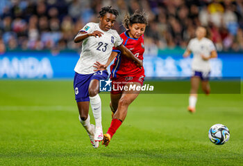 2023-08-03 - Vicki Becho (23) of France tussles with Hilary Jaen (2) of Panama during the 2023 FIFA Women’s World Cup, Group F football match between Panama and France on 2 August 2023 at Sydney Football Stadium in Sydney, Australia - FOOTBALL - WOMEN'S WORLD CUP 2023 - PANAMA V FRANCE - FIFA WORLD CUP - SOCCER
