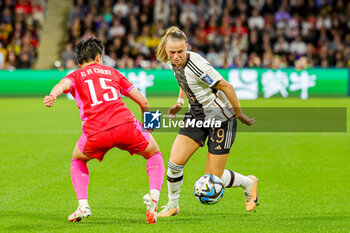 2023-08-03 - Chun Ga-ram (15) of Korea Republic tackles Klara Buhl (19) of Germany during the 2023 FIFA Women’s World Cup, Group H football match between Korea Republic and Germany on 3 August 2023 at Brisbane Stadium in Brisbane, Australia - FOOTBALL - WOMEN'S WORLD CUP 2023 - KOREA REPUBLIC V GERMANY - FIFA WORLD CUP - SOCCER