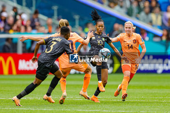 2023-08-06 - Linda Motlhalo (10) of South Africa and Jackie Noelle Groenen (14) of Netherlands during the 2023 FIFA Women’s World Cup, round of 16 football match between Netherlands and South Africa on 6 August 2023 at Sydney Football Stadium, Sydney, Australia - FOOTBALL - WOMEN'S WORLD CUP 2023 - NETHERLANDS V SOUTH AFRICA - FIFA WORLD CUP - SOCCER