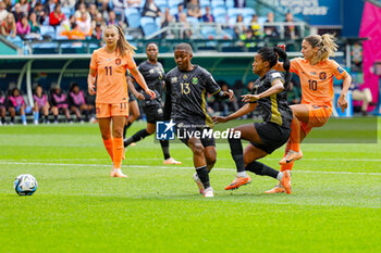 2023-08-06 - Danielle van de Donk (10) of Netherlands shoots during the 2023 FIFA Women’s World Cup, round of 16 football match between Netherlands and South Africa on 6 August 2023 at Sydney Football Stadium, Sydney, Australia - FOOTBALL - WOMEN'S WORLD CUP 2023 - NETHERLANDS V SOUTH AFRICA - FIFA WORLD CUP - SOCCER