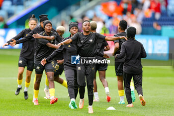 2023-08-06 - South Africa warm up during the 2023 FIFA Women’s World Cup, round of 16 football match between Netherlands and South Africa on 6 August 2023 at Sydney Football Stadium, Sydney, Australia - FOOTBALL - WOMEN'S WORLD CUP 2023 - NETHERLANDS V SOUTH AFRICA - FIFA WORLD CUP - SOCCER