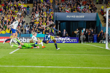 2023-08-13 - Lauren Hemp (11) of England scores the equaliser 1-1 during the 2023 FIFA Women’s World Cup, quarter-final football match between England and Colombia on 12 August 2023 at Stadium Australia in Sydney, Australia - FOOTBALL - WOMEN'S WORLD CUP 2023 - ENGLAND V COLOMBIA - FIFA WORLD CUP - SOCCER