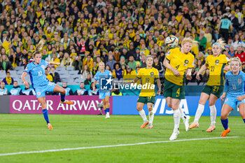 2023-08-16 - Ella Toone (10) of England scores a goal 0-1 during the 2023 FIFA Women’s World Cup, semi-final football match between Australia and England on 16 August 2023 at Stadium Australia in Sydney, Australia - FOOTBALL - WOMEN'S WORLD CUP 2023 - 1/2 - AUSTRALIA V ENGLAND - FIFA WORLD CUP - SOCCER