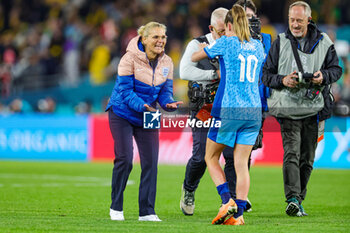 2023-08-16 - Sarina Wiegman Manager of England celebrates at full time during the 2023 FIFA Women’s World Cup, semi-final football match between Australia and England on 16 August 2023 at Stadium Australia in Sydney, Australia - FOOTBALL - WOMEN'S WORLD CUP 2023 - 1/2 - AUSTRALIA V ENGLAND - FIFA WORLD CUP - SOCCER