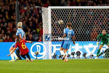 2023-08-20 - Aitana Bonmati (6) of Spain shoots during the 2023 FIFA Women’s World Cup Final football match between Spain and England on 20 August 2023 at Stadium Australia in Sydney, Australia - FOOTBALL - WOMEN'S WORLD CUP 2023 - FINAL - SPAIN V ENGLAND - FIFA WORLD CUP - SOCCER