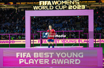2023-08-20 - Salma Paralluelo (18) of Spain wins Best Young Player Award during the 2023 FIFA Women’s World Cup Final football match between Spain and England on 20 August 2023 at Stadium Australia in Sydney, Australia - FOOTBALL - WOMEN'S WORLD CUP 2023 - FINAL - SPAIN V ENGLAND - FIFA WORLD CUP - SOCCER
