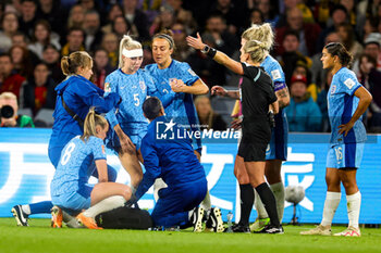 2023-08-20 - Alex Greenwood (5) of England receives a head injury during the 2023 FIFA Women’s World Cup Final football match between Spain and England on 20 August 2023 at Stadium Australia in Sydney, Australia - FOOTBALL - WOMEN'S WORLD CUP 2023 - FINAL - SPAIN V ENGLAND - FIFA WORLD CUP - SOCCER